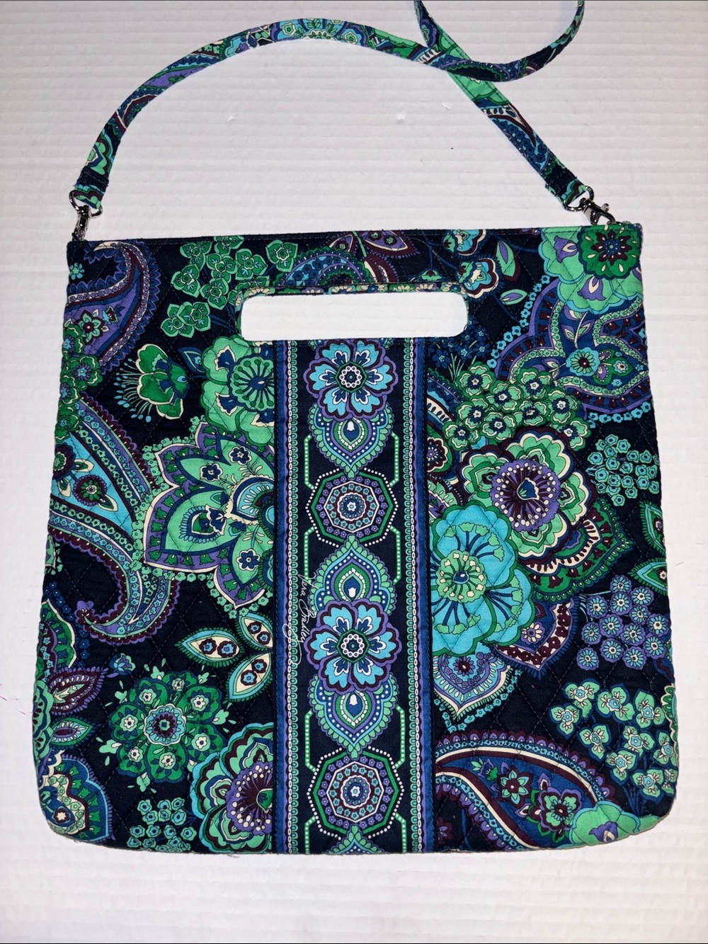 VERA BRADLEY BLUE RHAPSODY COTTON TOTE PAISLEY FLORAL DESIGN HANDLE AND STRAP